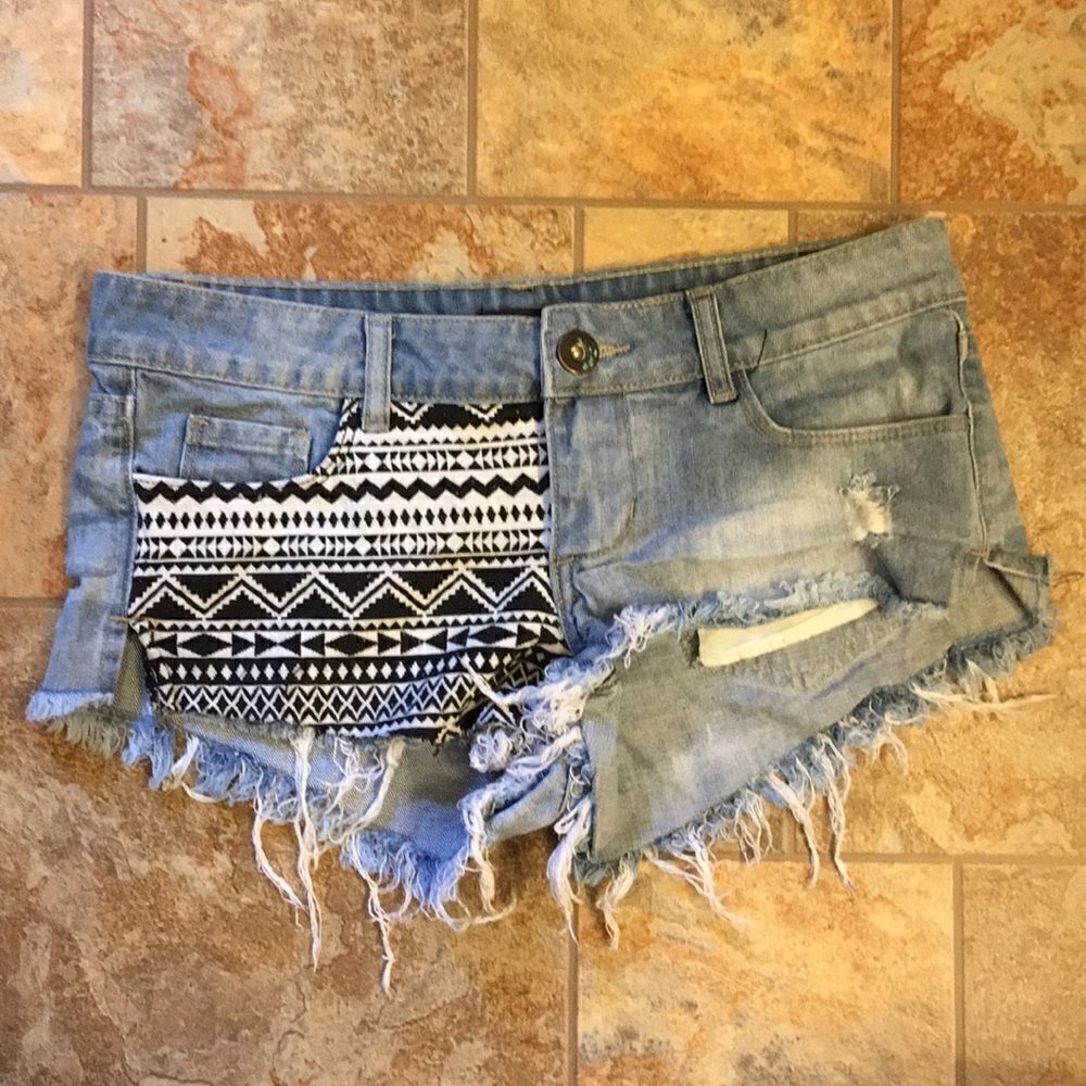 Mudd Jean Shorts - Picture 2 of 5